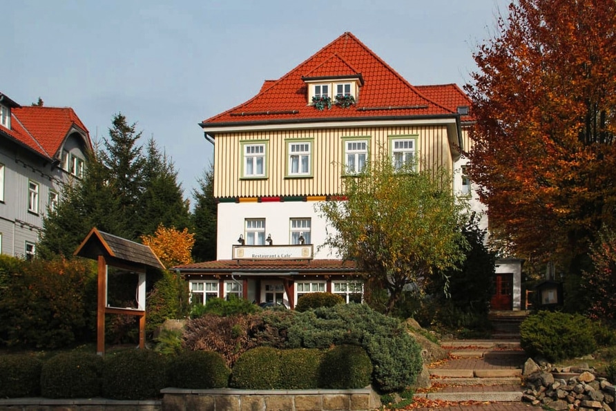 Außenansicht des Gasthaus Brockenhexe – Silvesterurlaub im Harz