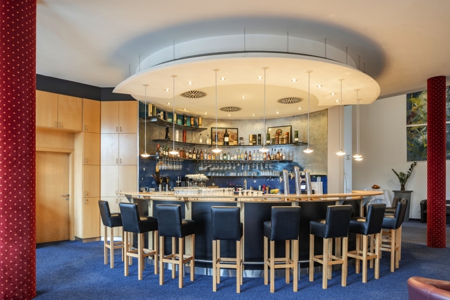 Gemütliche Hotelbar für Silvesterabend im Hagedorn Hotel Belmondo Leipzig Airport