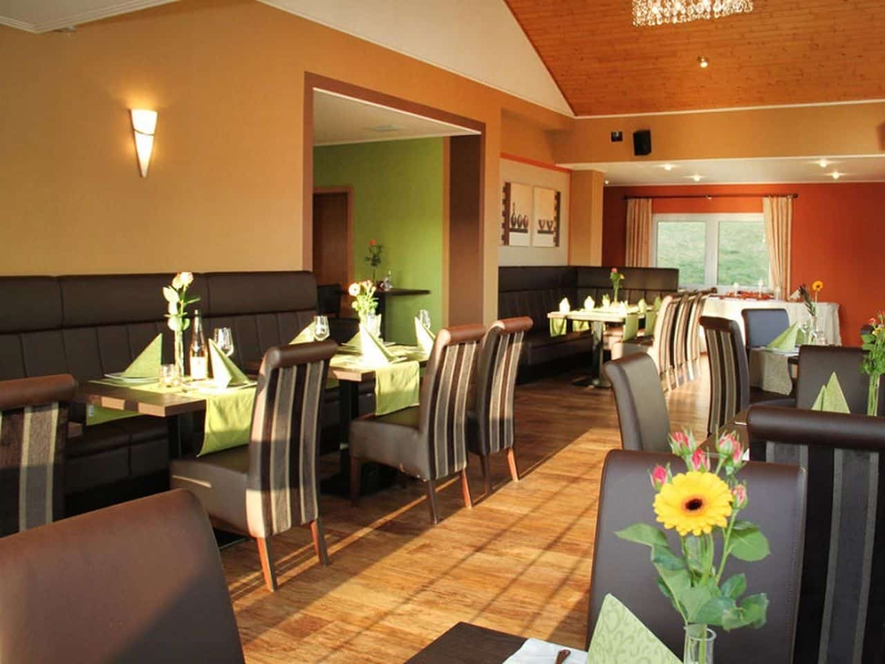 Gedeckte Tische im Restaurant des Landhotel Karrenberg zu Silvester