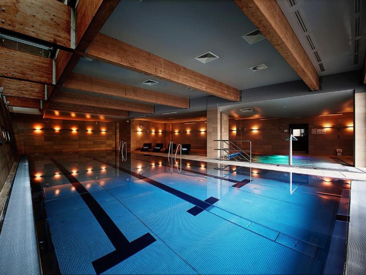 Innenpool im Spa-Bereich des Marine Hotel & Ultra Marine