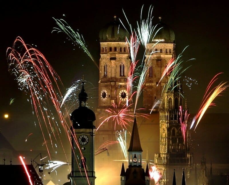 Feuerwerk über München am NH Collection München Bavaria an Silvester