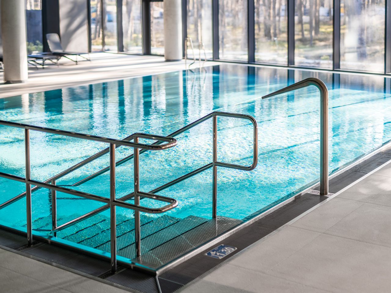 Innenpool im Wellnessbereich des Shellter Hotel Resort & Spa zu Silvester