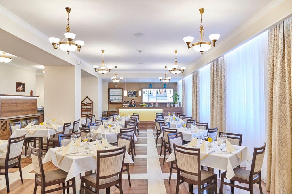 Restaurant im Spa Hotel Centrum festlich gedeckt zu Silvester