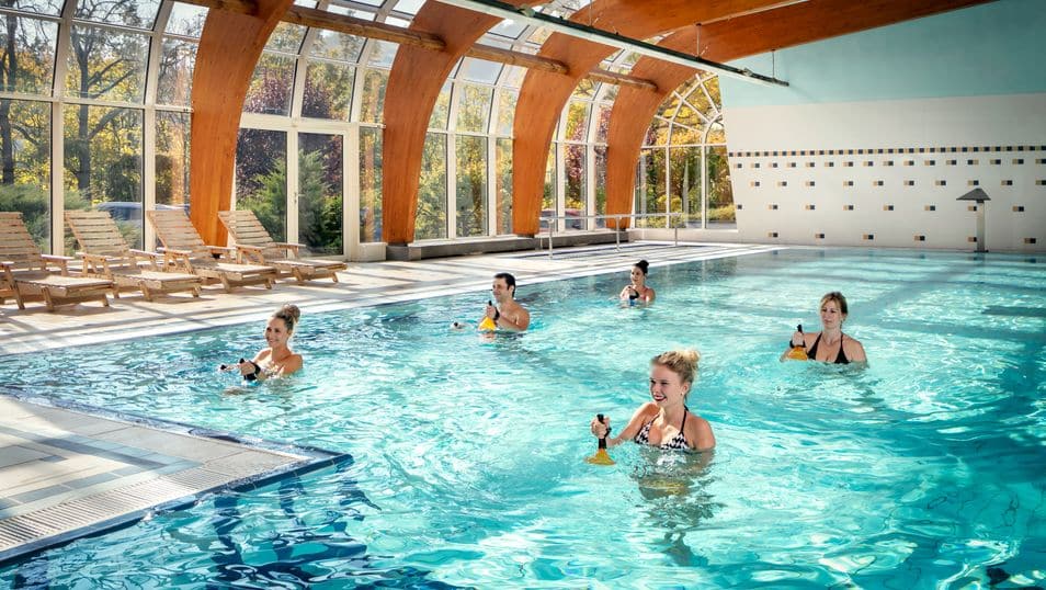 Innenpool mit Aqua Fitness im Spa Hotel Thermal an Silvester