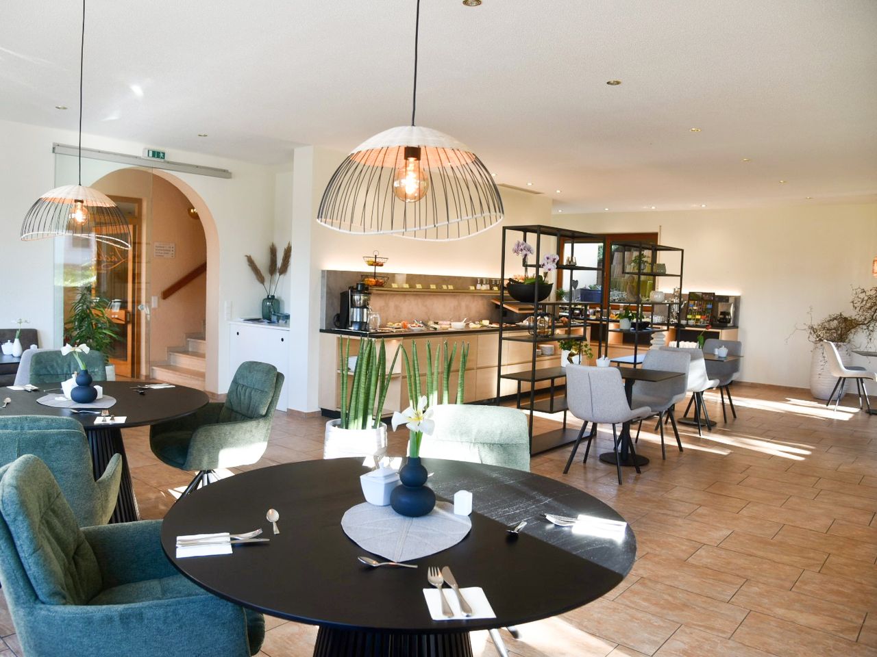 Frühstücksraum mit Buffet im Wohlfühlhotel Sonnengarten - Garni für Silvesteraufenthalt
