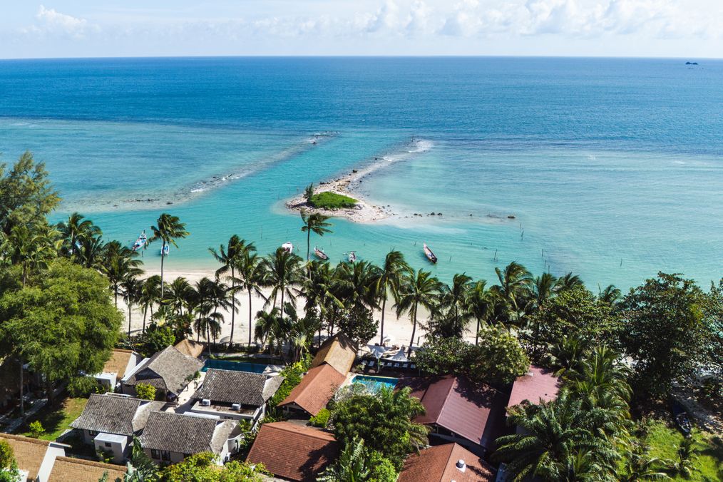 Strandblick auf das Samahita Retreat in Thailand zu Silvester