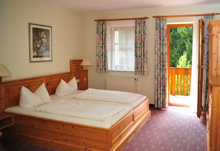 Doppelzimmer mit Balkonblick im Landhotel Margeritenhof an Silvester