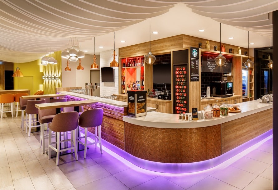 Bar und Lounge im Holiday Inn Düsseldorf City zur Silvesterzeit