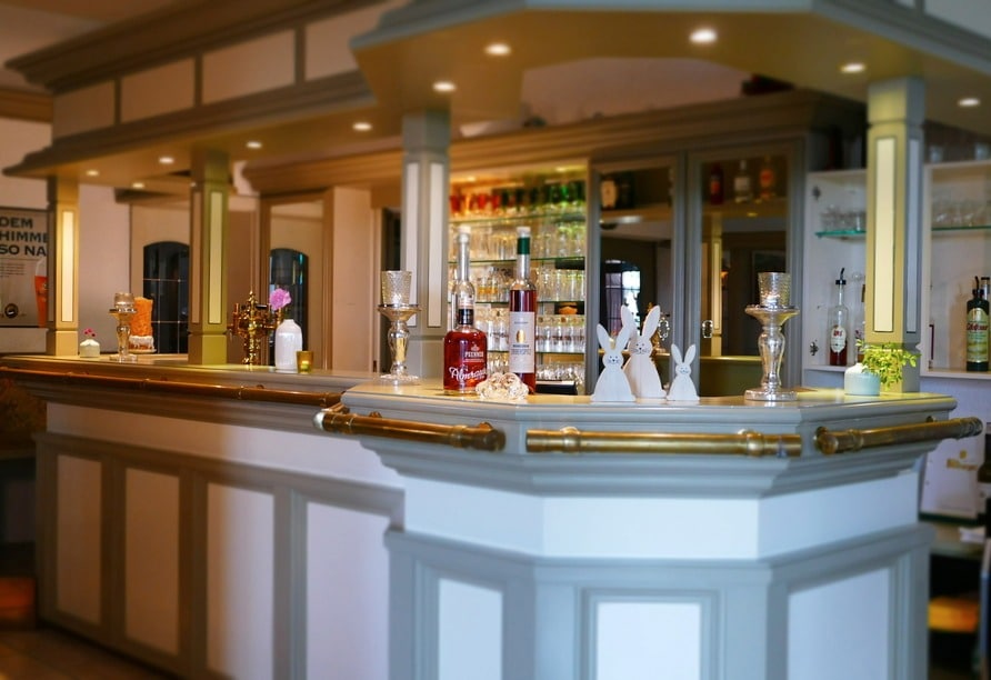 Stilvolle Hotelbar im Zenners Landhotel während Silvesterreise