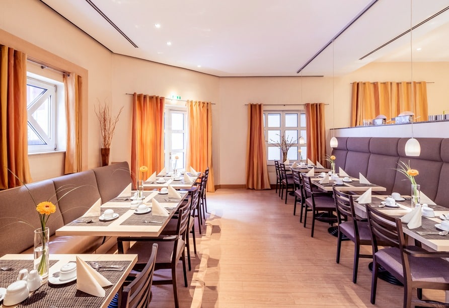 Gedeckter Speiseraum im Mercure Hotel Köln Friesenstraße für Silvesterfrühstück