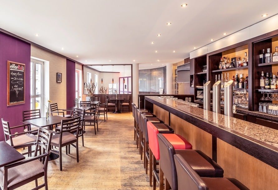 Barbereich im Mercure Hotel Köln City Friesenstraße mit gemütlicher Atmosphäre zu Silvester