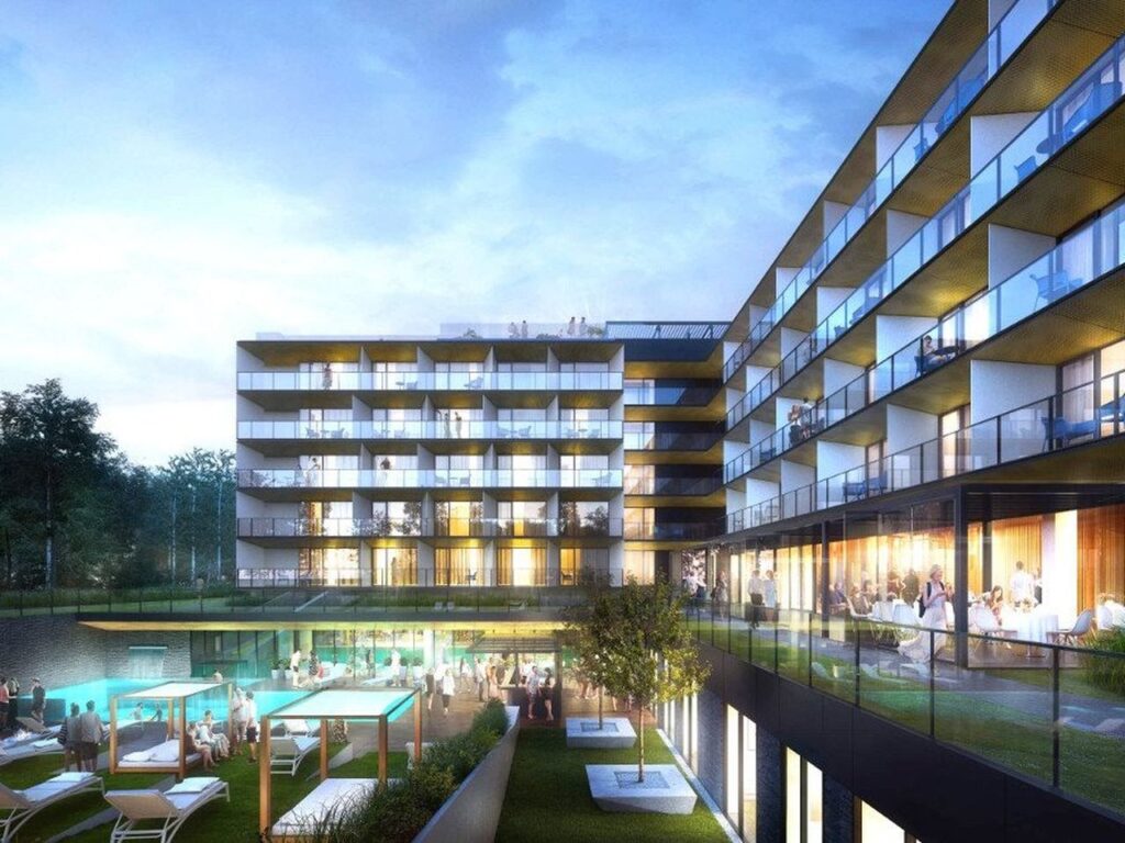 Abendliche Hotelansicht vom Radisson Resort Kolobrzeg an Silvester