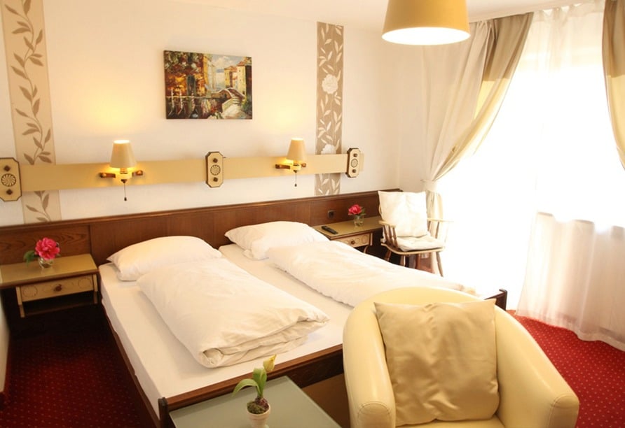 Gemütliches Doppelzimmer für Ihre Silvesterreise im Würdinger Hof Kurhotel in Bad Füssing