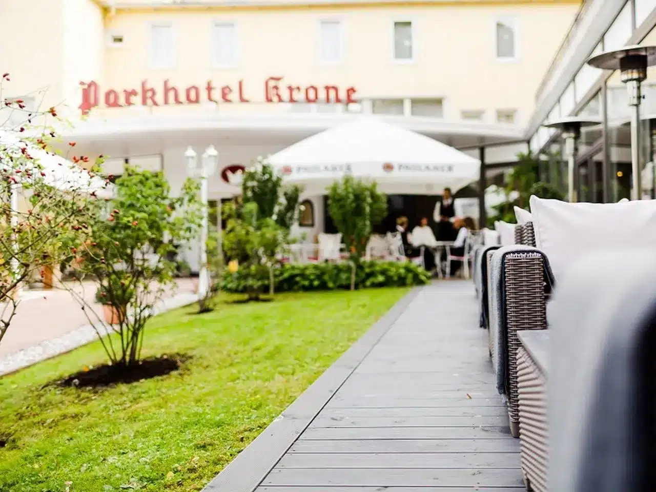 Terrasse und Gartenbereich des Parkhotel Krone zu Silvester