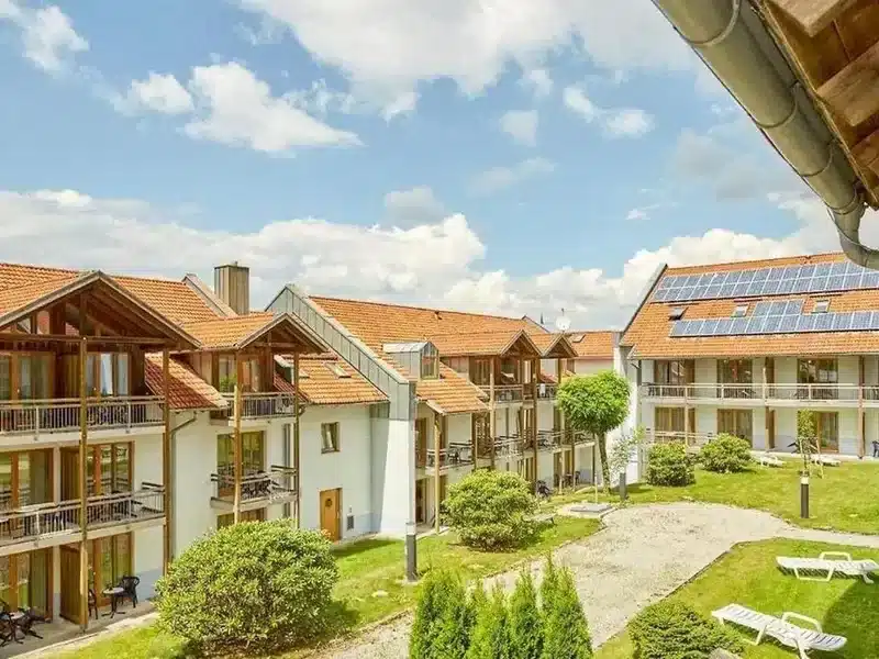 Hotelanlage Innenhof im Hotel Sonnenhof Bayerischer Wald Silvester