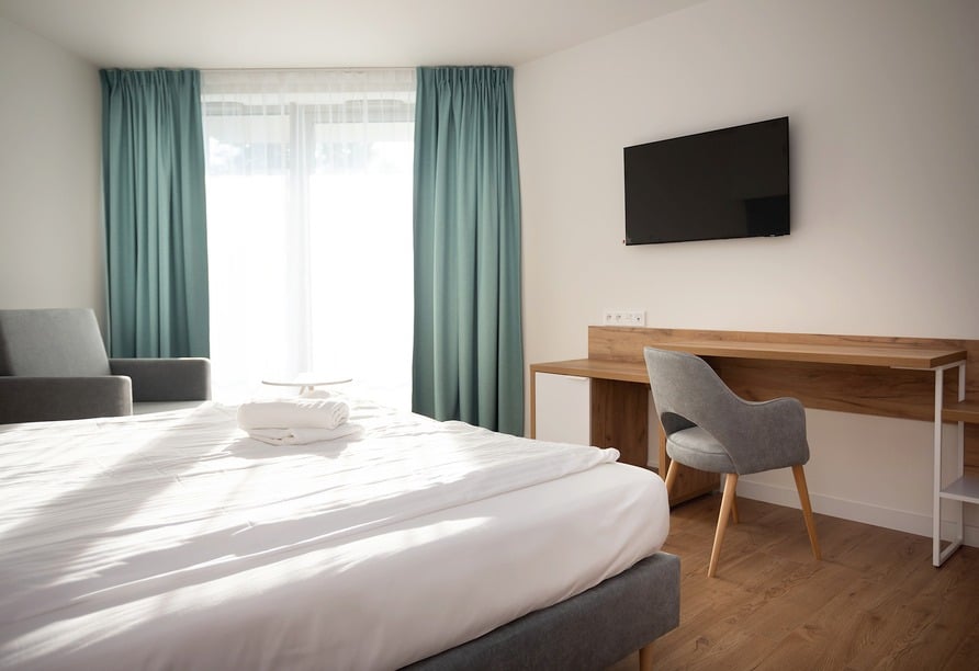 Modernes Doppelzimmer im Hotel Spark by Hilton Pobierowo für Silvester