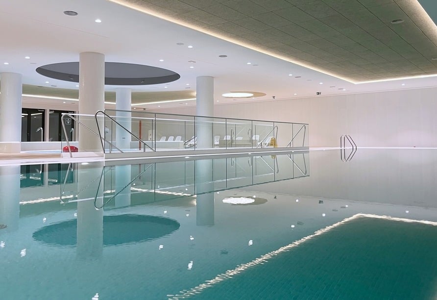 Hallenbad im Hotel Spark by Hilton Pobierowo zu Silvester