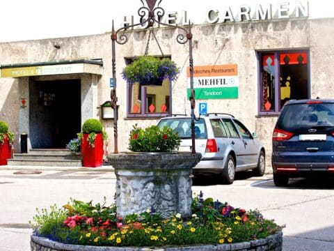 Hotel Carmen Silvester 2025 Hoteleingang in München Sendling