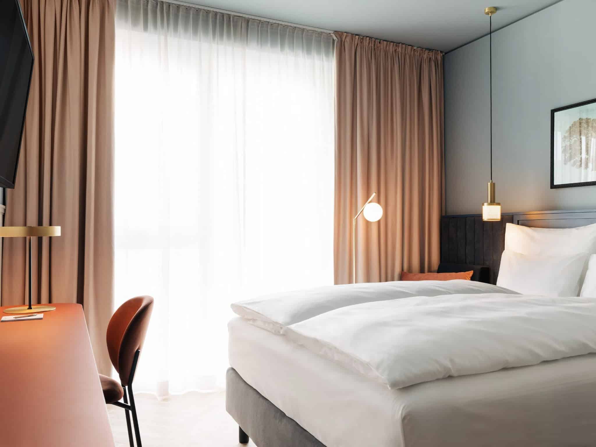 Modern eingerichtetes Doppelzimmer im Hotel Galántha in Eisenstadt während der Silvesterreise 2025