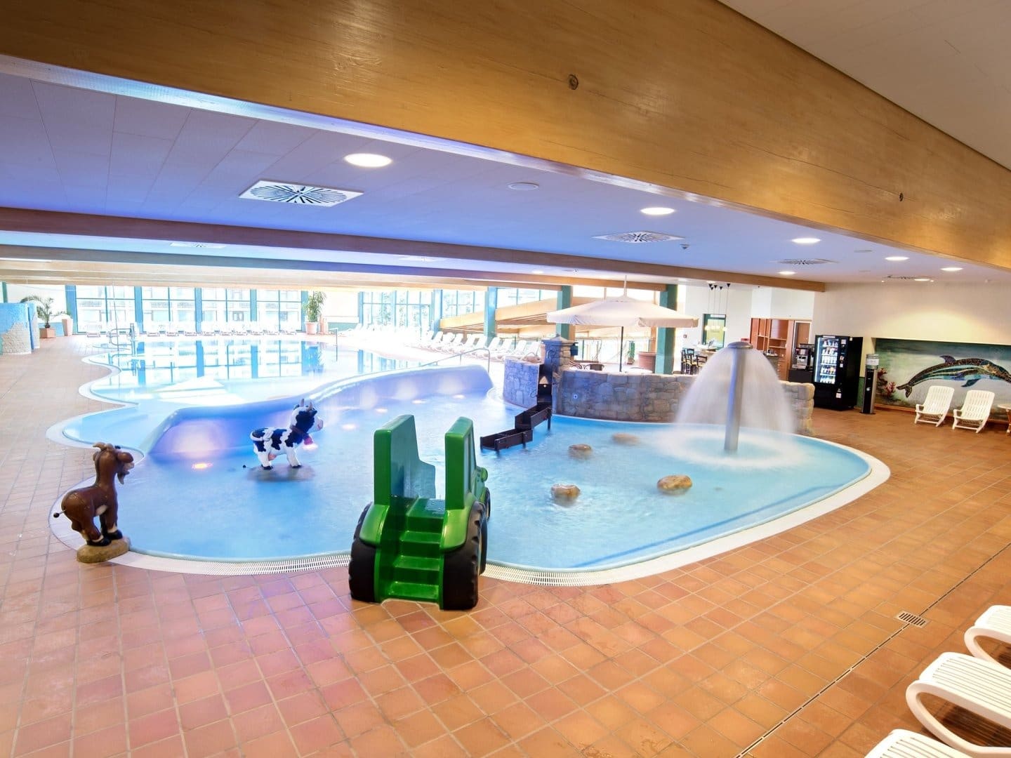 Schwimmbad im Hotel Sonnenhügel Silvesterurlaub mit Familie