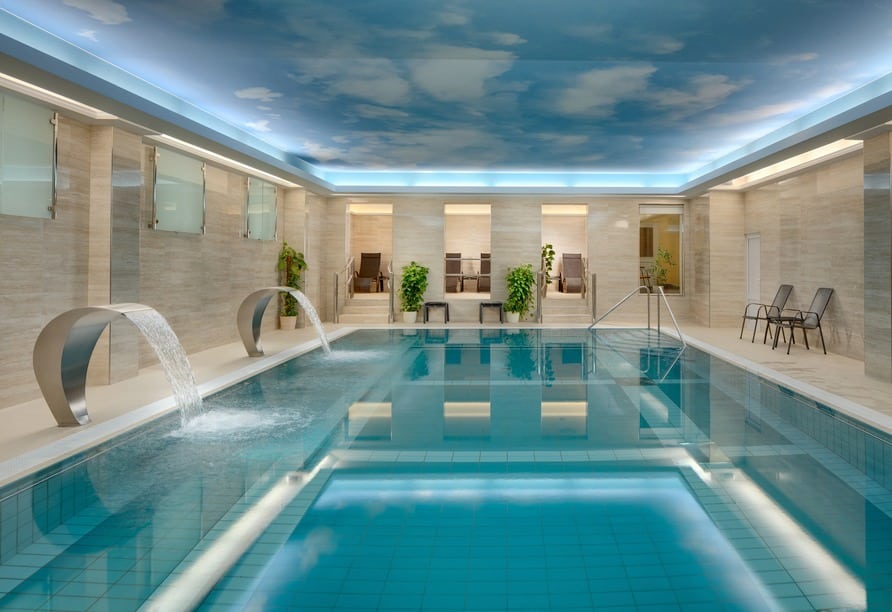 Hallenbad im Vltava Ensana Health Spa Hotel für Silvesterurlaub