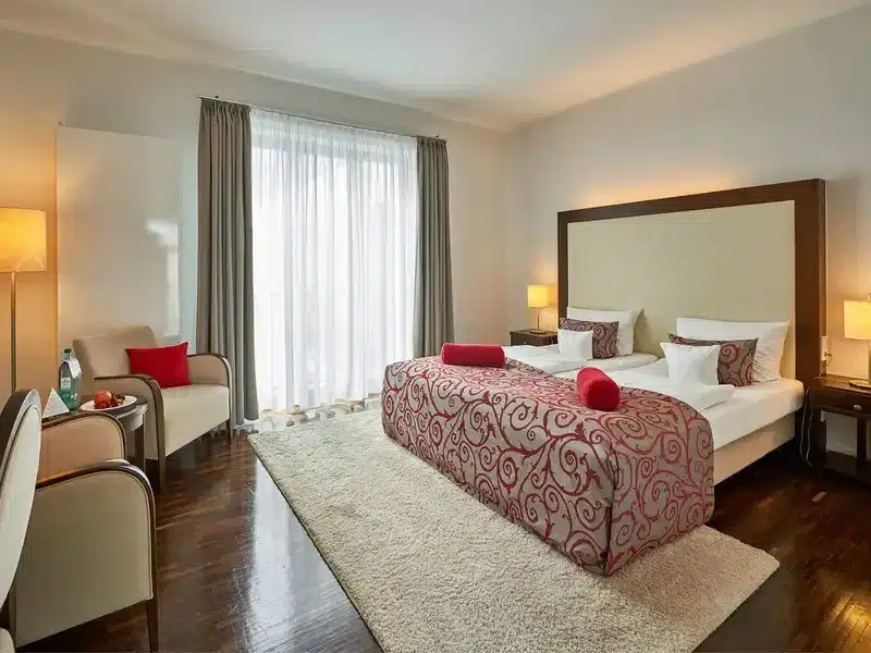 Silvester im Hotel Elbresidenz an der Therme elegantes Doppelzimmer