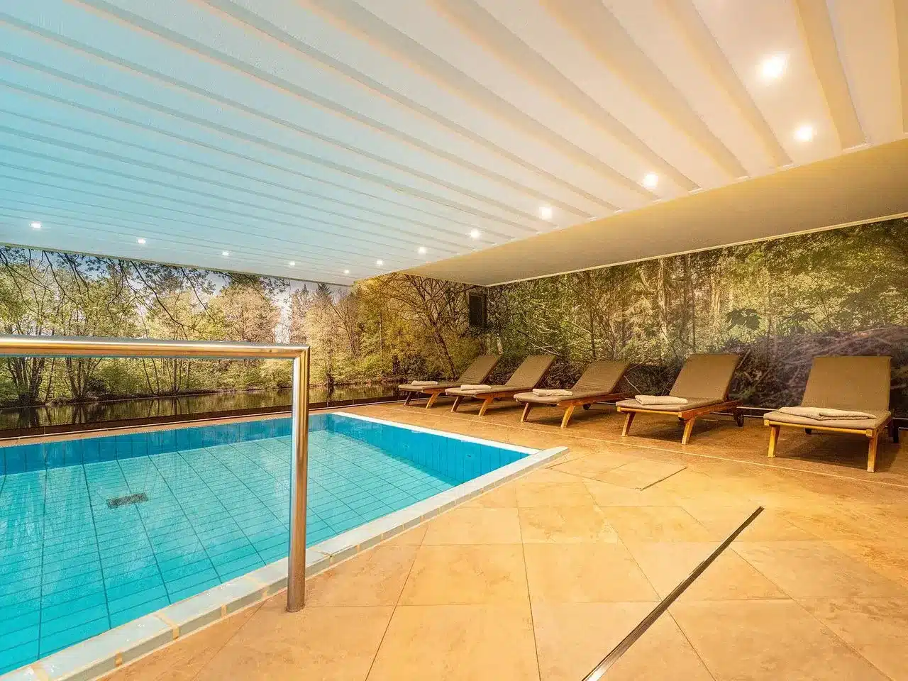 Silvester im MUNTE Wellnesshotel am Stadtwald Innenpool WaldSpa Bremen