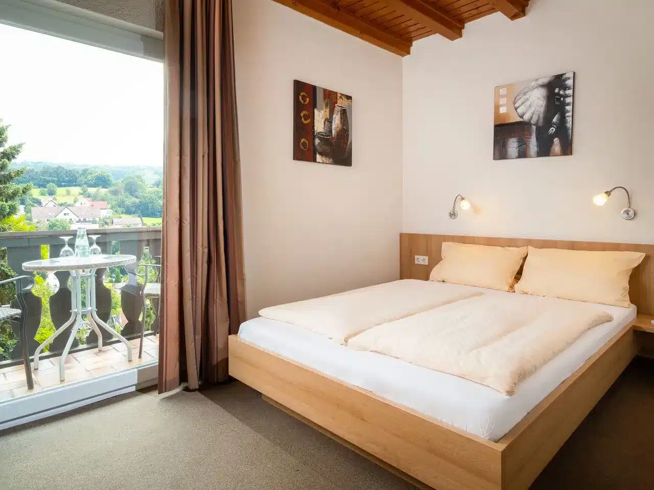 Doppelzimmer mit Balkon im AKZENT Hotel Haus Sonnenberg zu Silvester