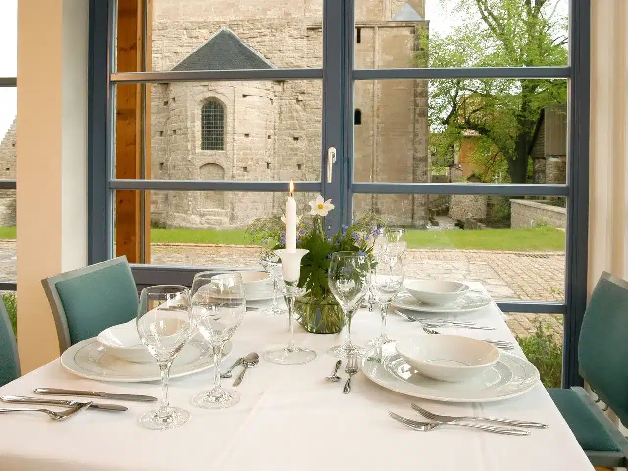 Festlich gedeckter Tisch im Kloster Drübeck zu Silvester