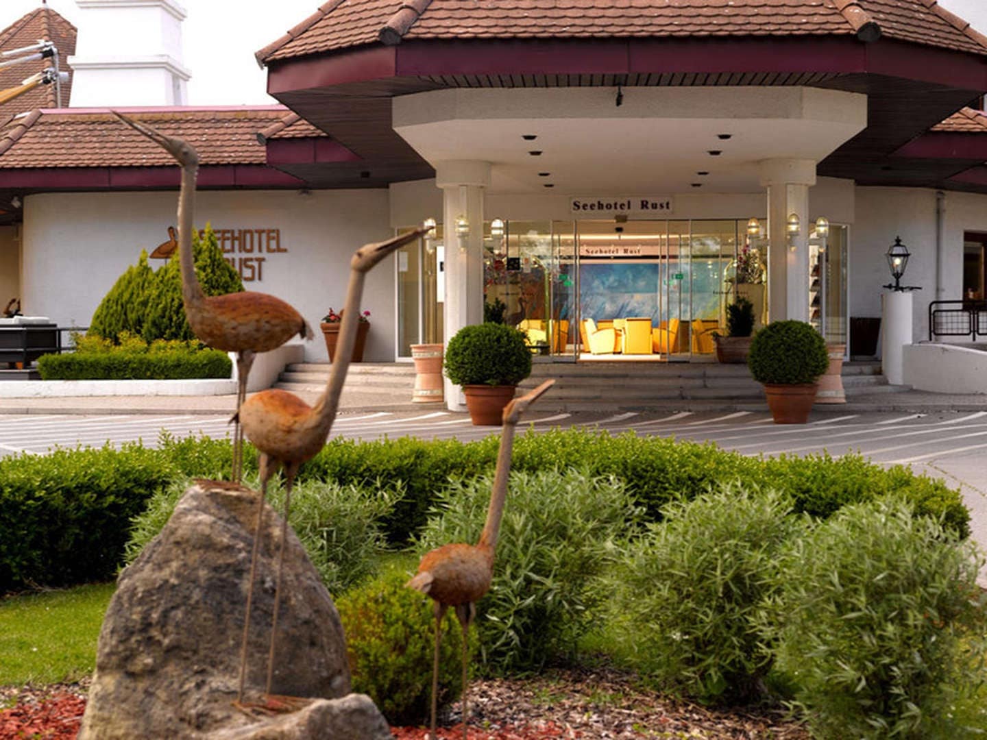 Seehotel Rust Silvester 2025 Hotelfront mit Eingang