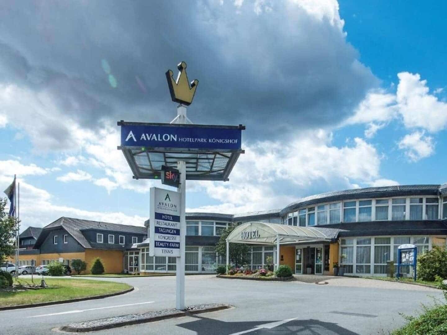 Hoteleinfahrt AVALON Hotelpark Königshof Silvester