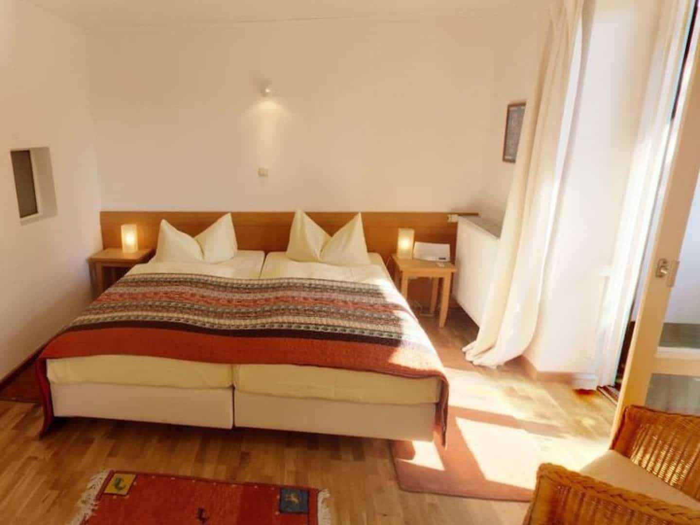 Gemütliches Restaurant im Outdoorhotel Jäger von Fall zu Silvester