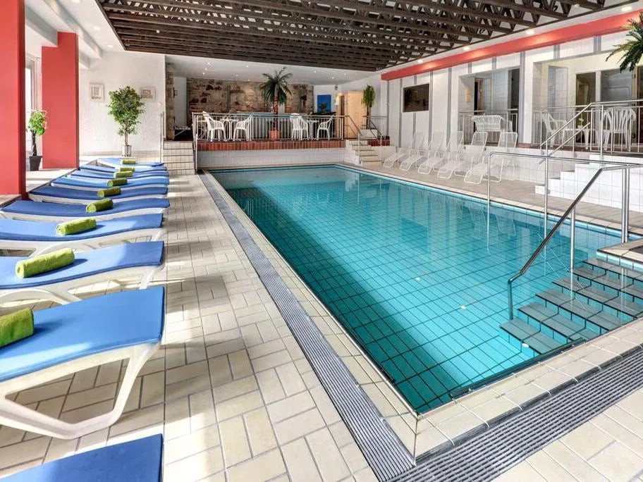 Schwimmbad im Ringhotel Parkhotel Witten zu Silvester 2025
