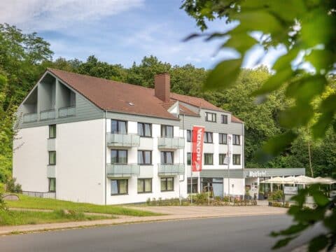 Außenansicht vom Waldhotel Eisenberg zur Silvesterreise