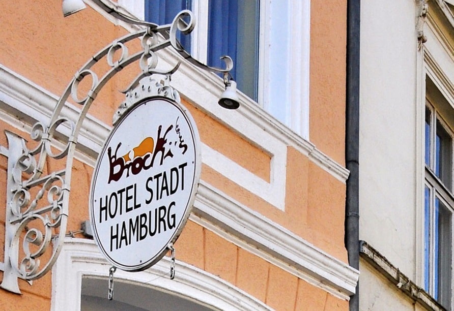 Außenansicht vom Brocki's Hotel Stadt Hamburg an Silvester