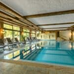 Silvester im Mönchs Waldhotel großer Innenpool im Wellnessbereich
