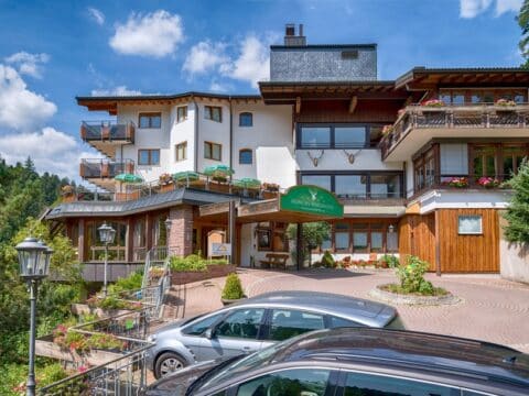 Silvester im Mönchs Waldhotel Außenansicht am Waldrand