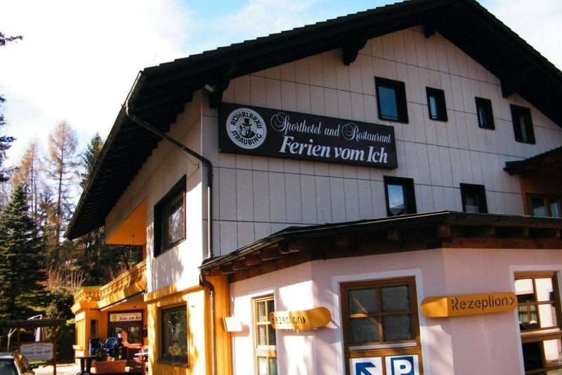 Außenansicht des Hotels Ferien vom Ich – perfekt für Silvesterurlaub im Bayerischen Wald