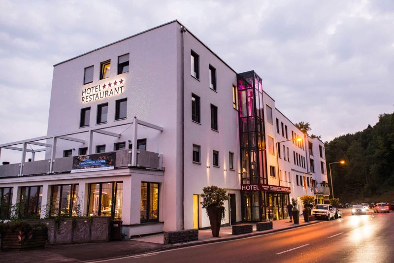 Außenansicht des Design-Konferenzhotel Steinernes Schweinchen – die perfekte Location für Ihre Silvesterfeier