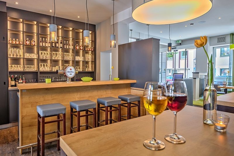 Stilvolle Hotelbar im Hotel Zur Börse – Perfekt für einen Silvesterdrink.