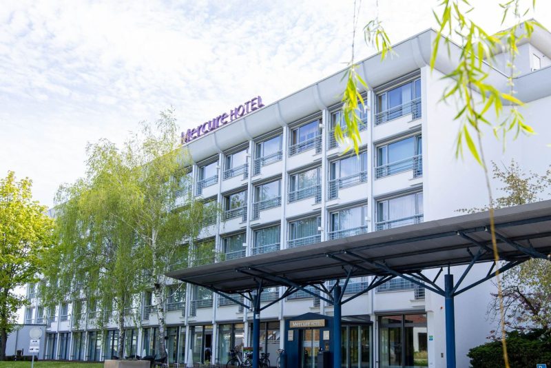 Außenansicht des Mercure Hotel Riesa Dresden Elbland zu Silvester